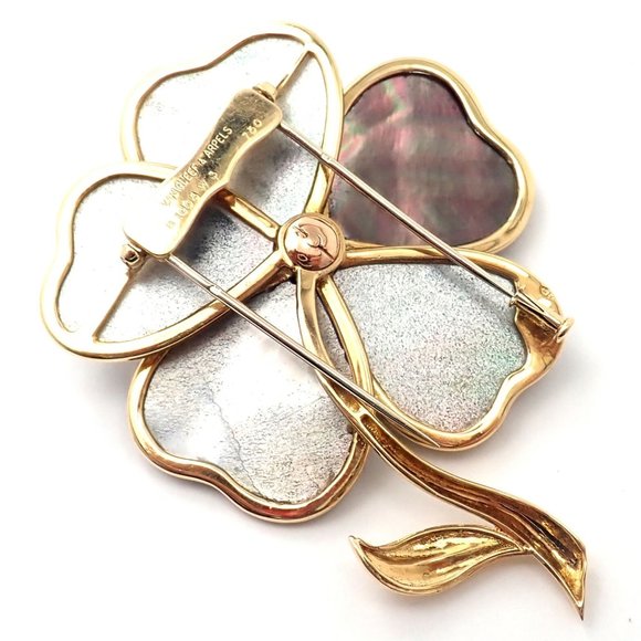 Van Cleef & Arpels Clématite 18k Yellow Gold Diamond Gray Mother of Pearl Brooch - Picture 6 of 9